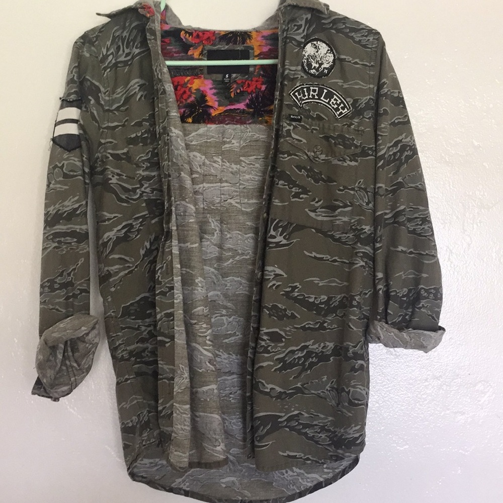 Hurley camouflage flannel with grey hood